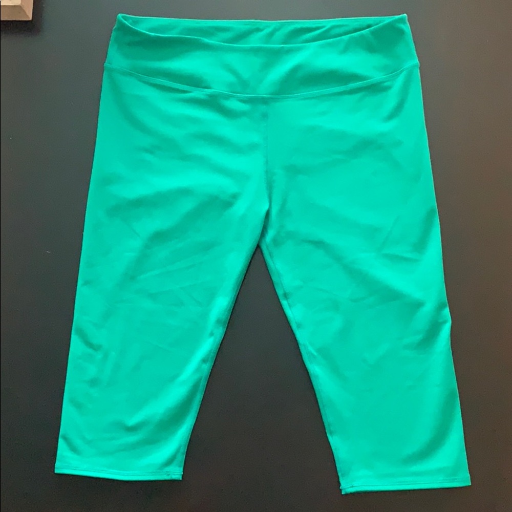 Fabletics Capri leggings